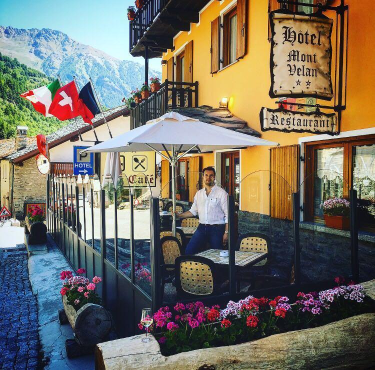 Mont Velan Chambres & Restaurant Saint-Oyen Exteriér fotografie